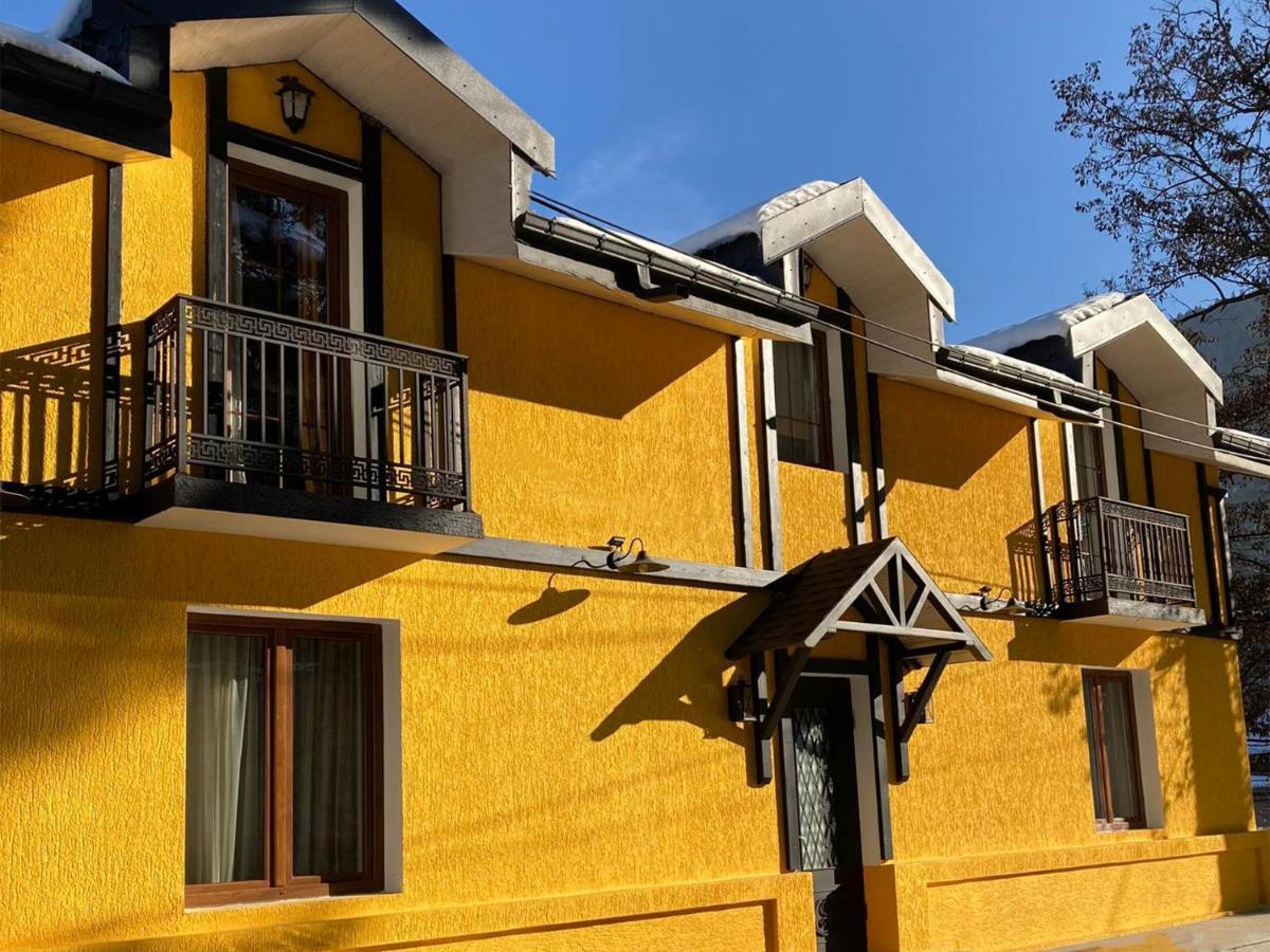 Borjomi Yellow Hotel Exterior photo
